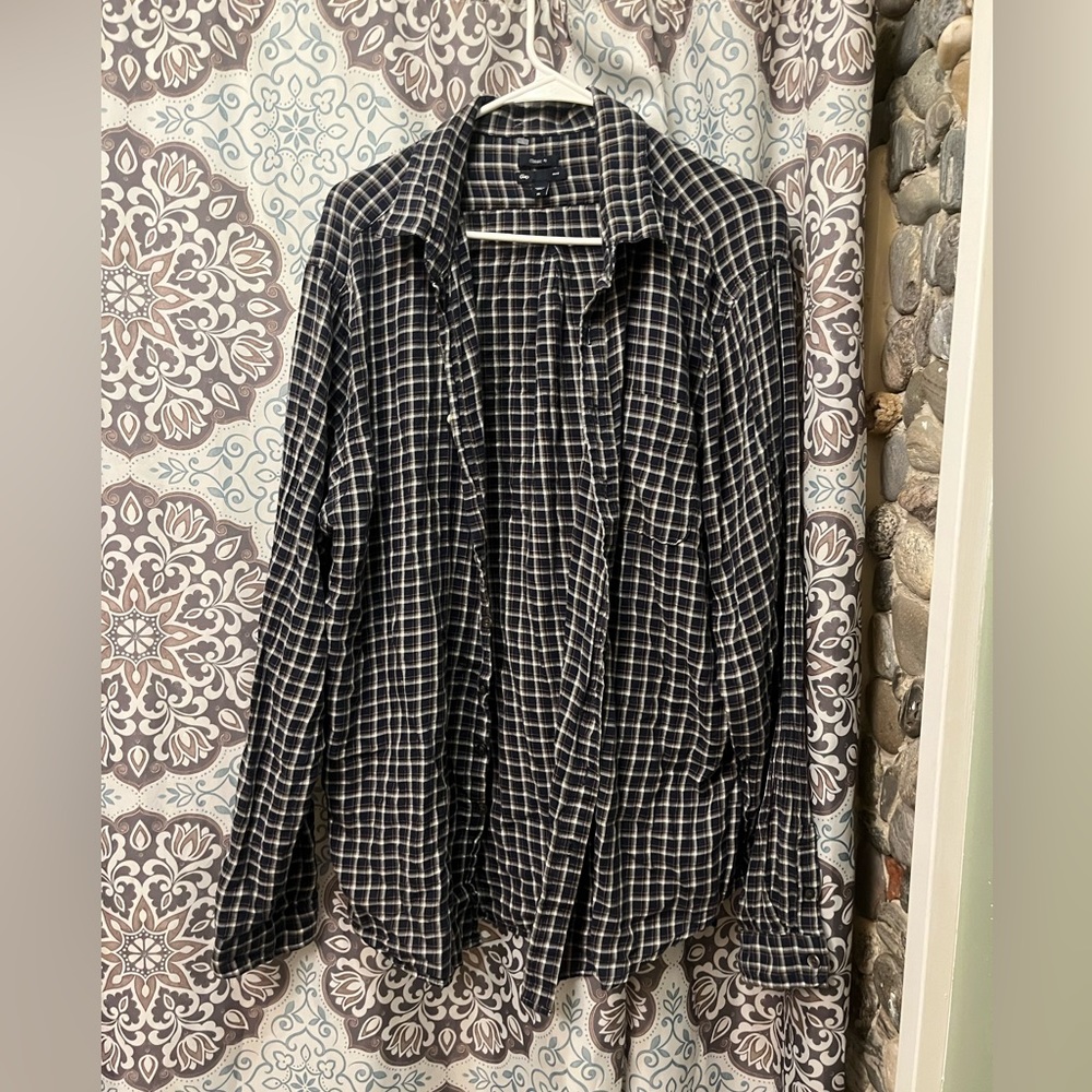 XL gap button up